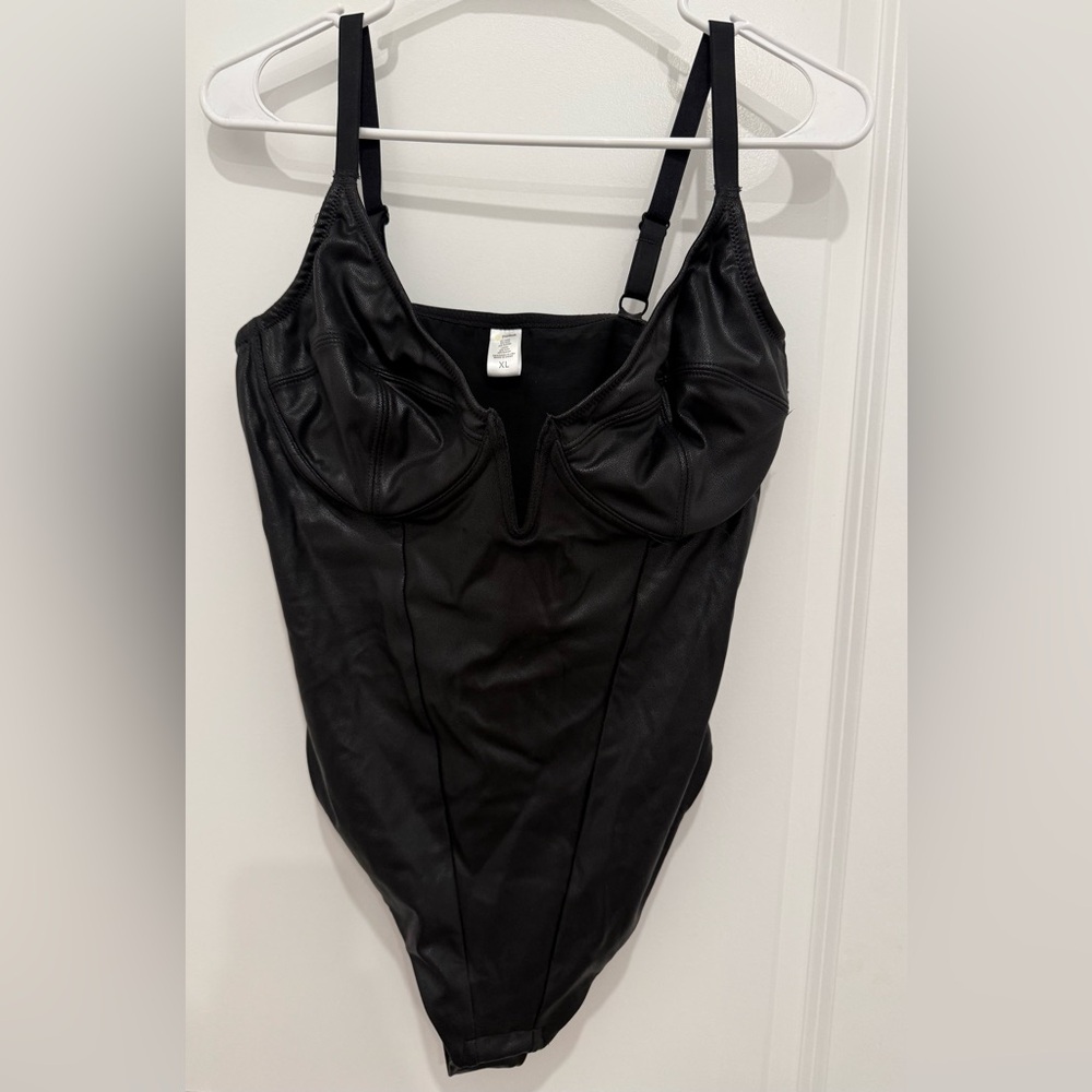 Popilush Shapewear Faux Leather Plunging V Sculpting Corset Bodysuit
